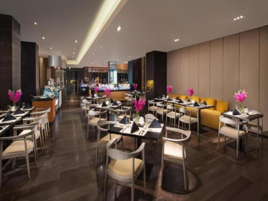หิมาลายาส ชิงเต่า โฮเต็ล Hotel ภายนอก รูปภาพ