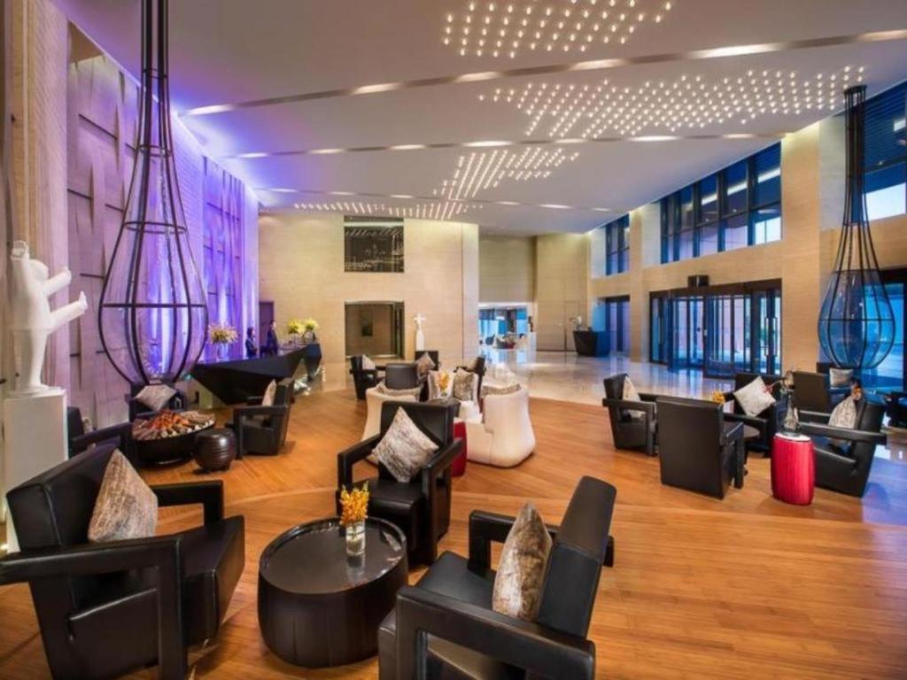 หิมาลายาส ชิงเต่า โฮเต็ล Hotel ภายนอก รูปภาพ