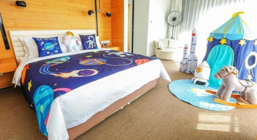 หิมาลายาส ชิงเต่า โฮเต็ล Hotel ภายนอก รูปภาพ